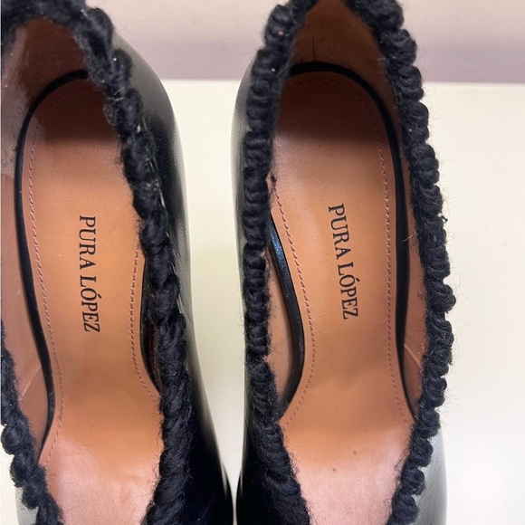 Pura Lopez Black Heels with Scalloped Edge and Pointed Toe - Picture 5 of 11